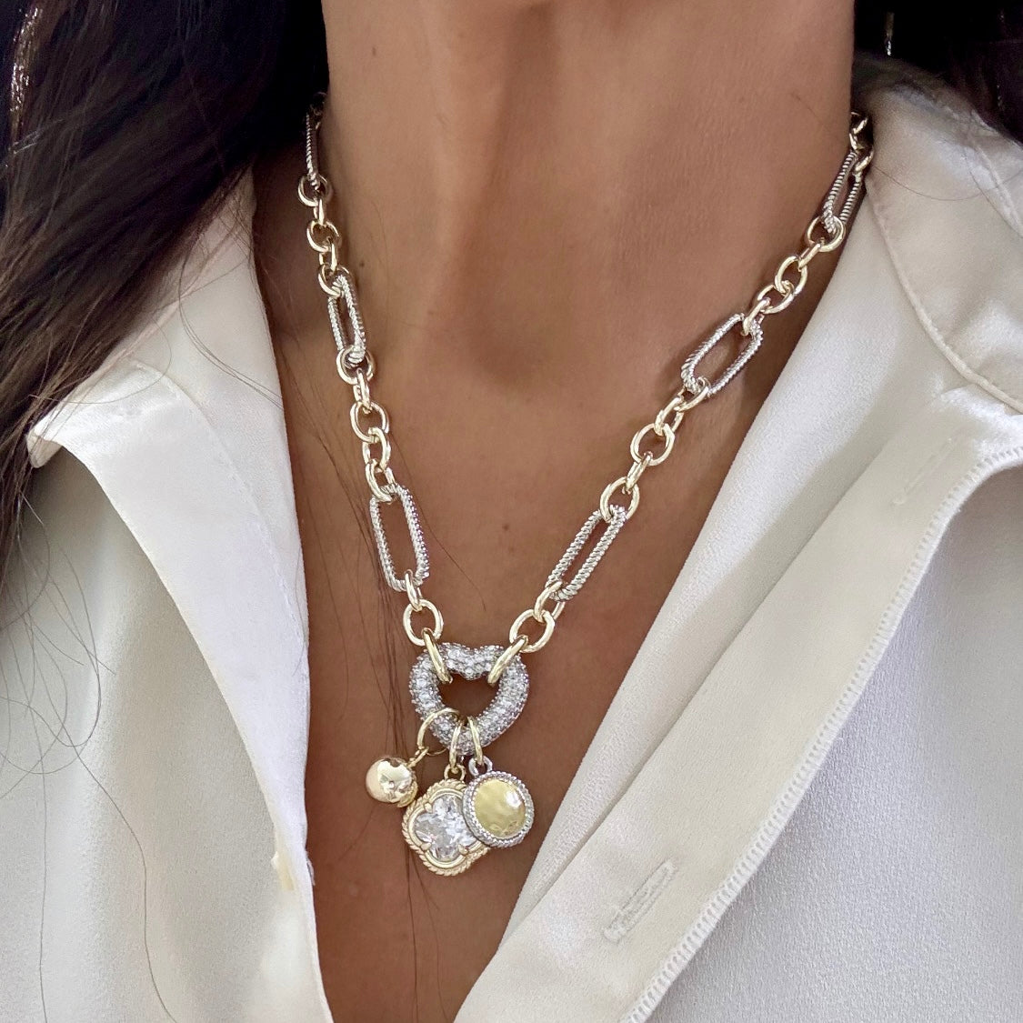 Victoria chain