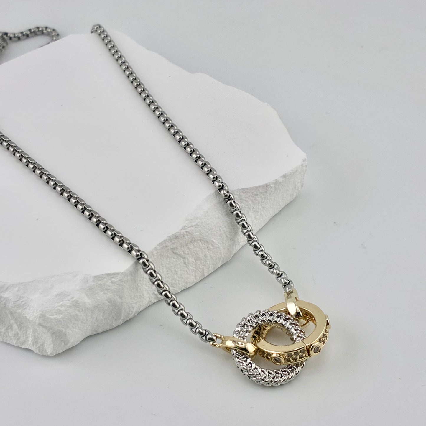 Anastasia chain