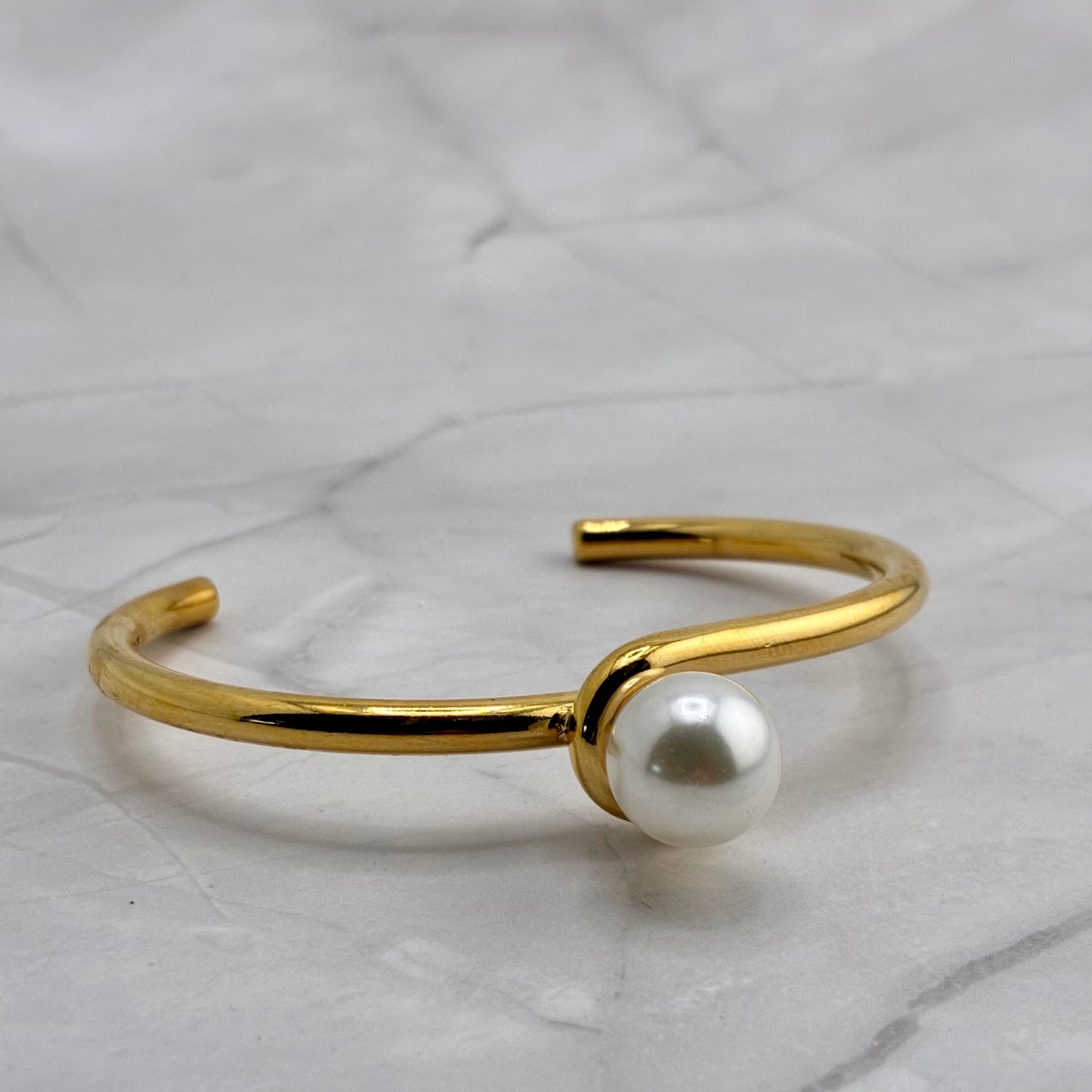 Camelia bracelet