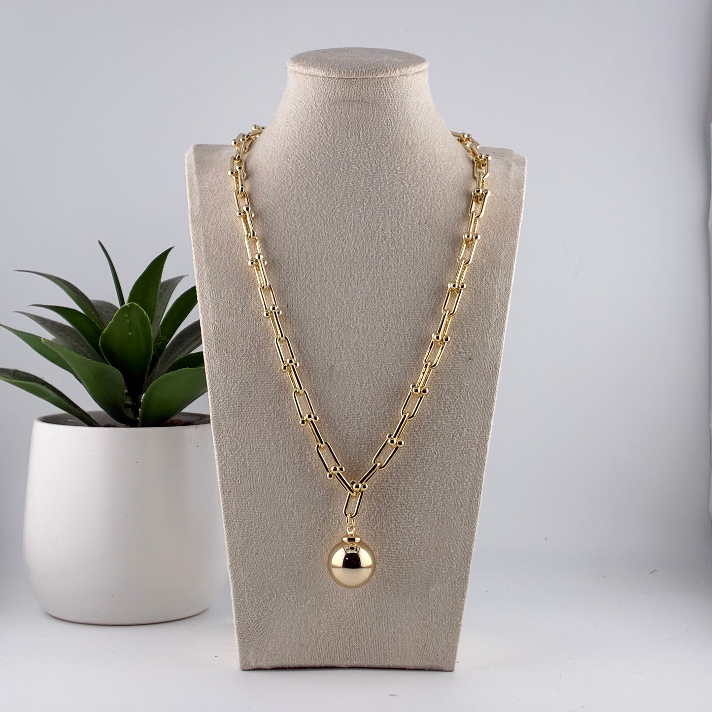 Ainara chain