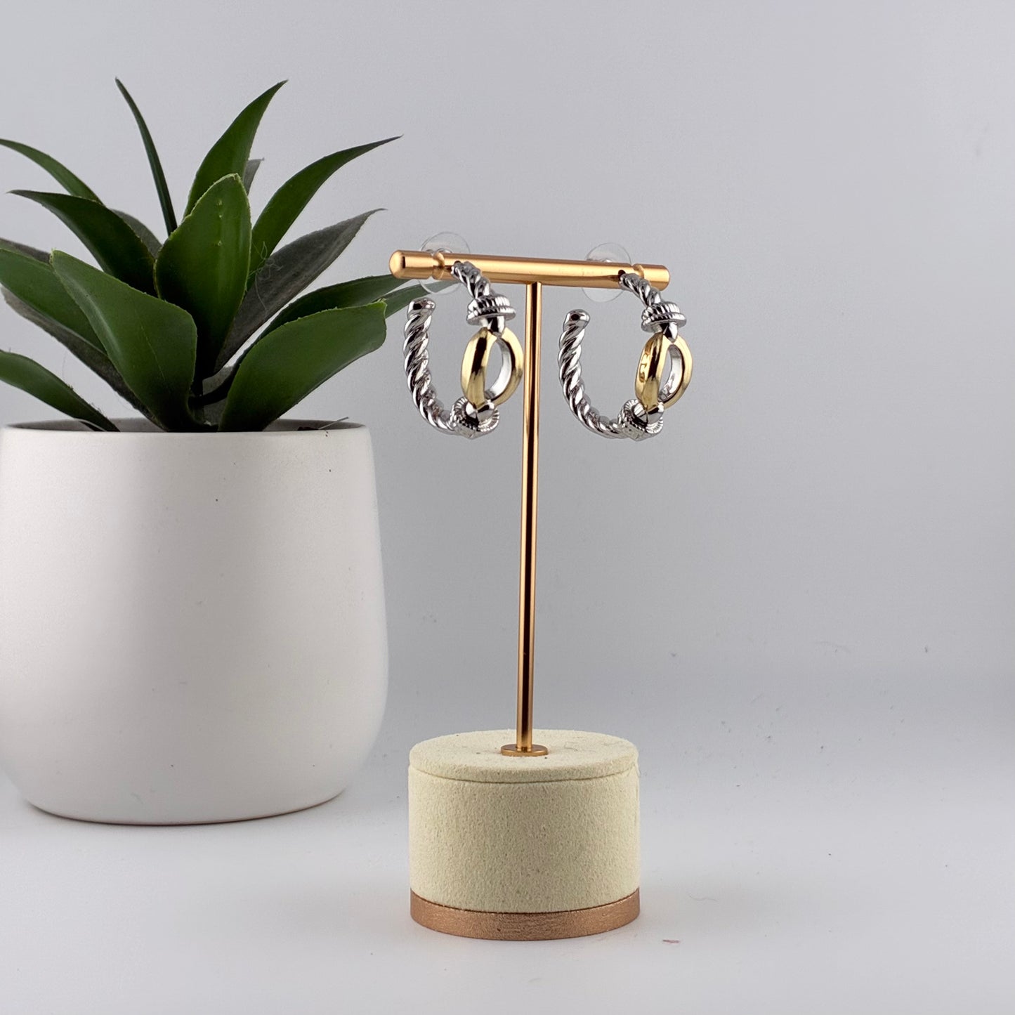 Nora earring