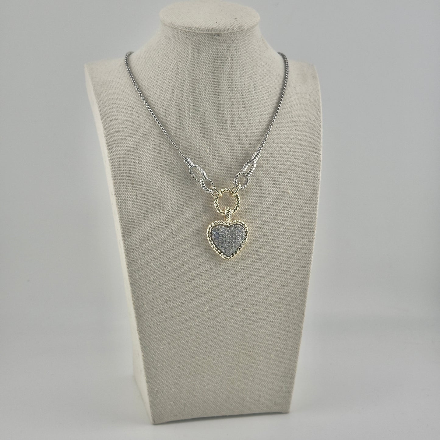 Daniela heart ❤️ chain
