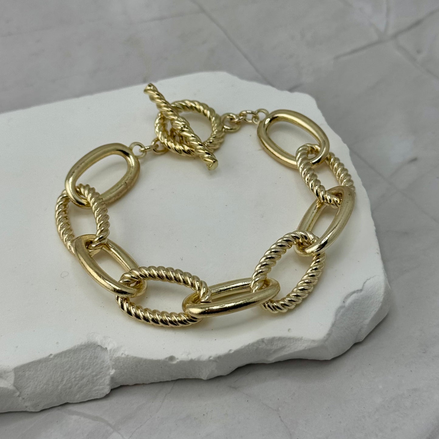 Andrea hold eslabon bracelet