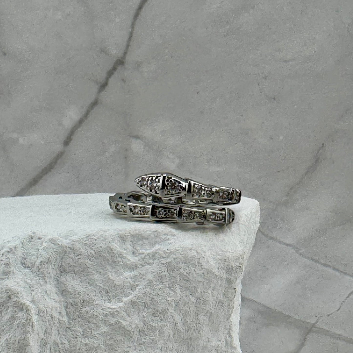 Snake fine ring