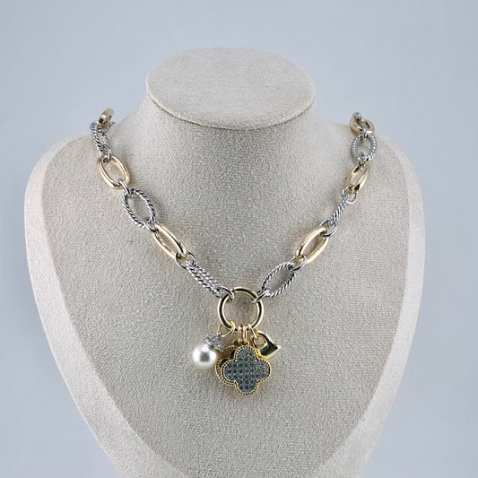 Isabella pearl chain