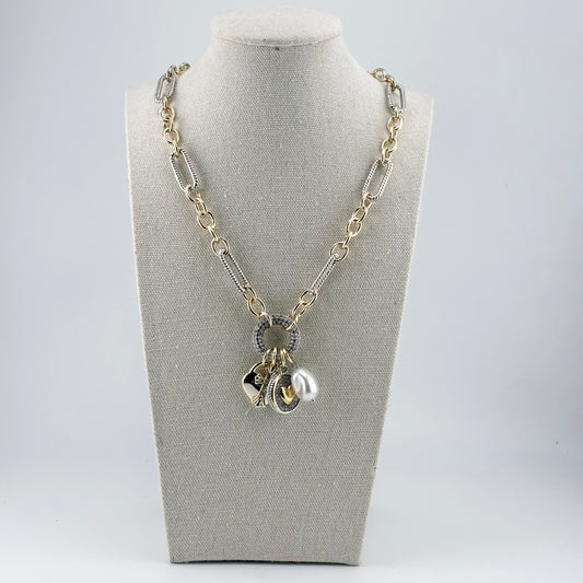 Isabella pearl chain