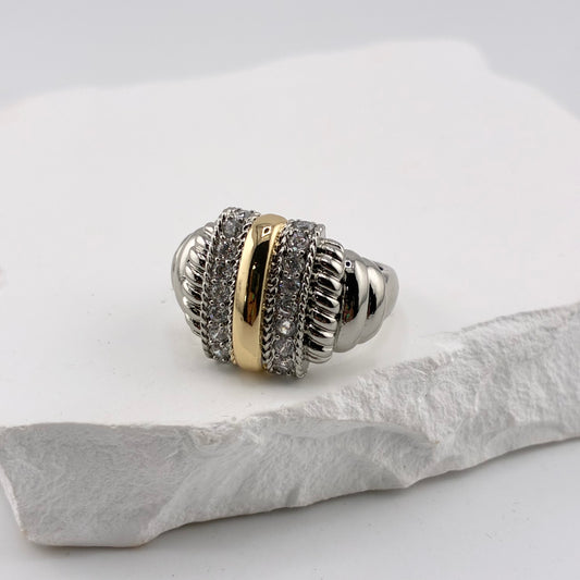 Diva  ring
