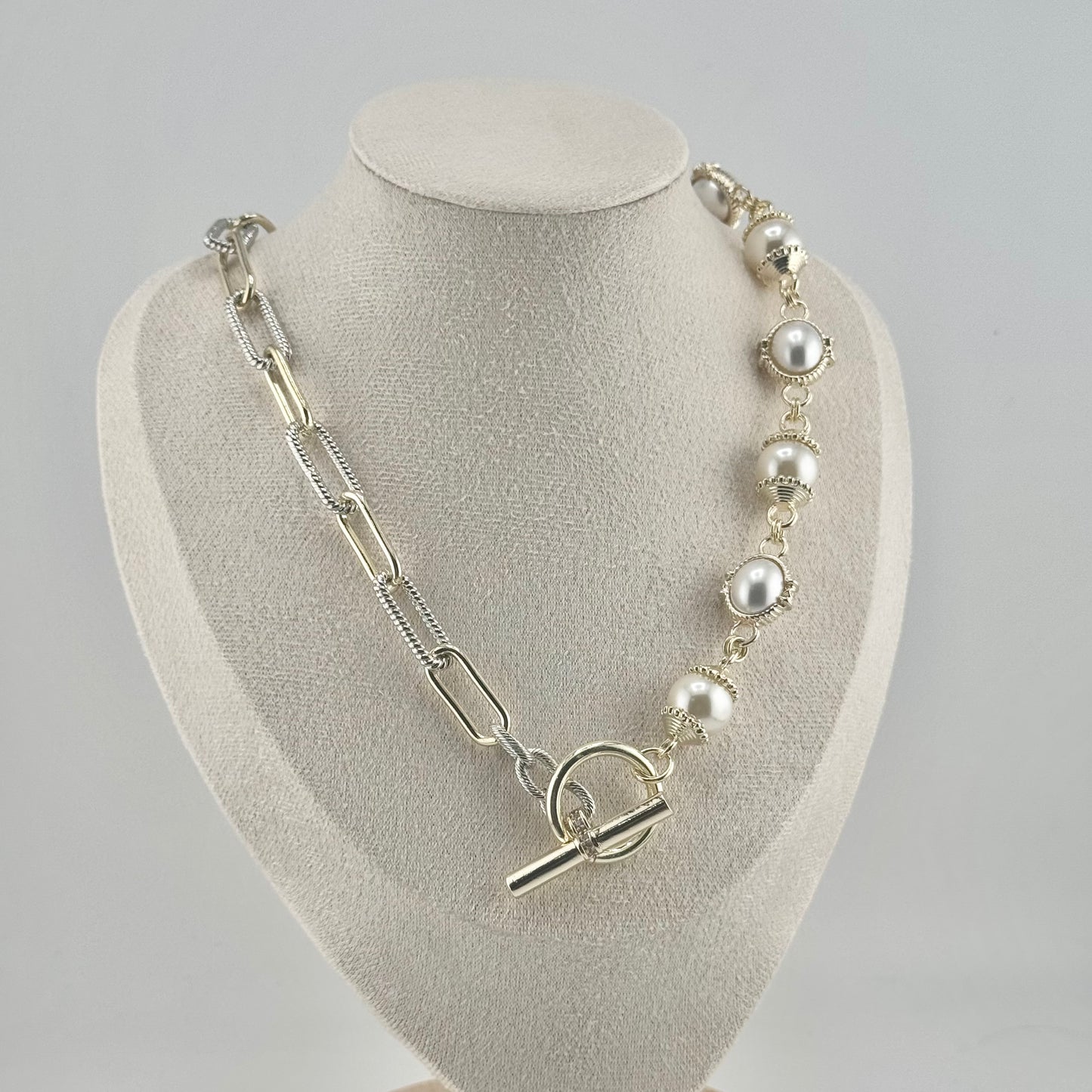 Camila pearl chain