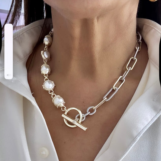 Camila pearl chain