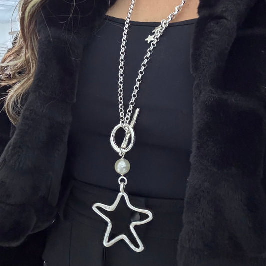 Carolina hold Star